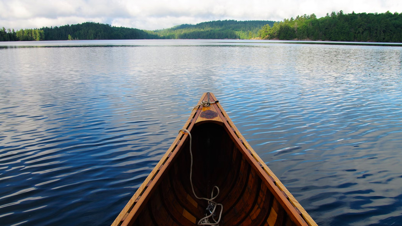 Canoe Rentals in Kelowna: Exploring Nature’s Serenity